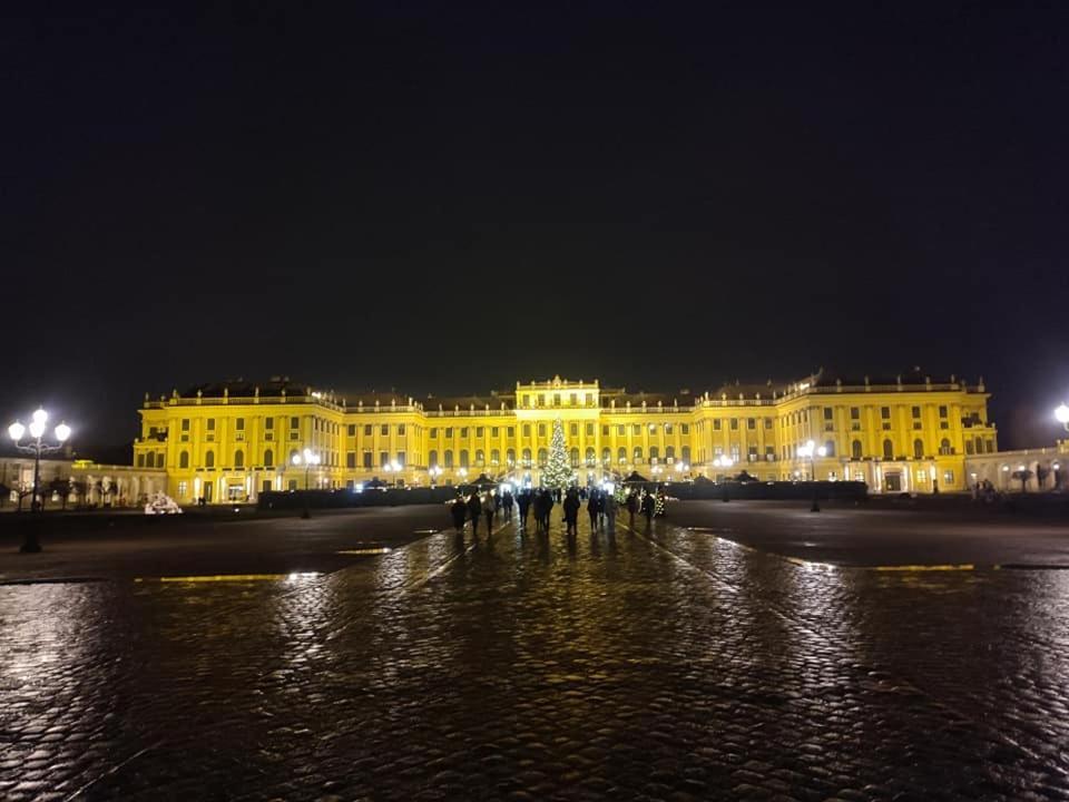 Central Mariahilfer Apartment 5 Min To The Schoenbrunn Palace And City Shopping Center Відень Екстер'єр фото