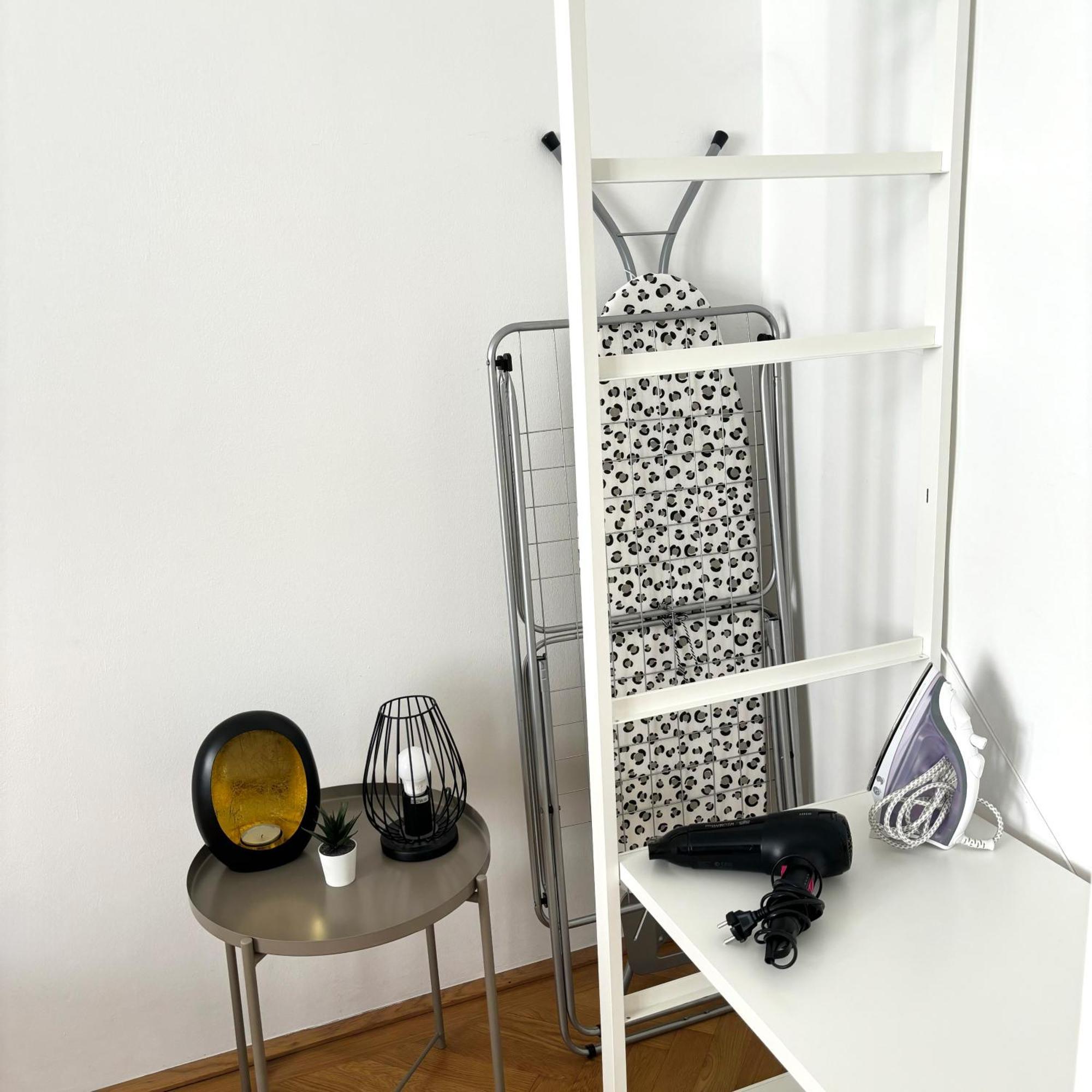Central Mariahilfer Apartment 5 Min To The Schoenbrunn Palace And City Shopping Center Відень Екстер'єр фото